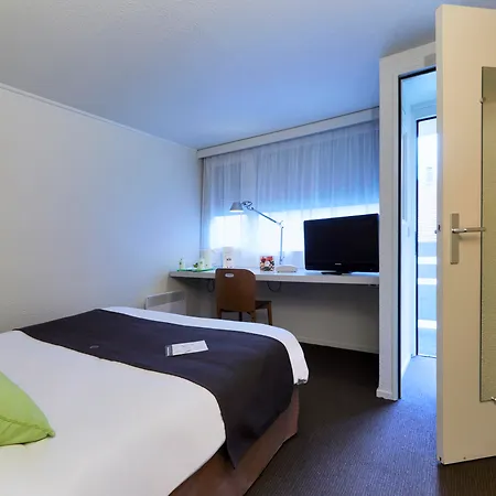 Campanile Lille - فندق 3*