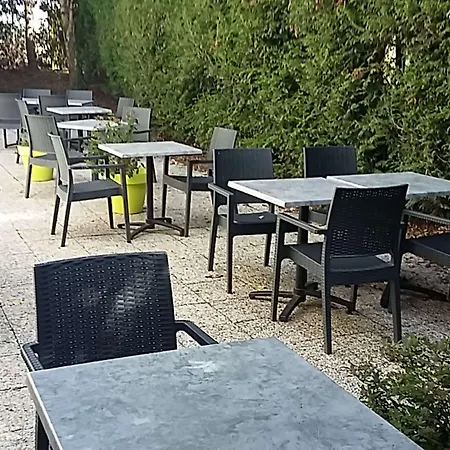 Campanile Lille - فندق سكلين