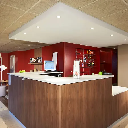 Campanile Lille - מלון