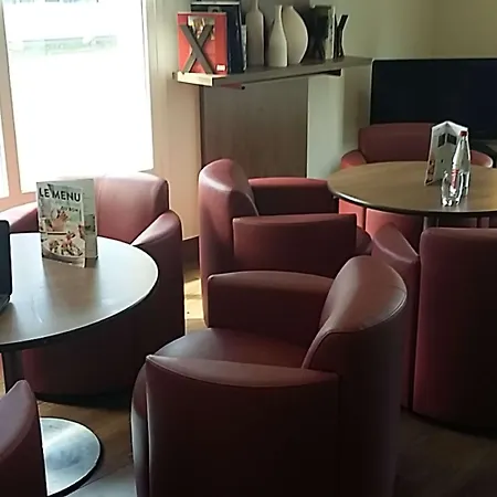 מלון Campanile Lille - 3*