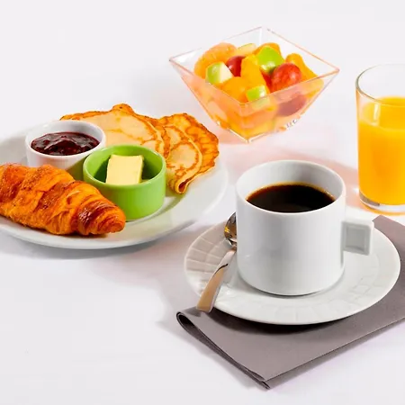 Campanile Lille - סקלן