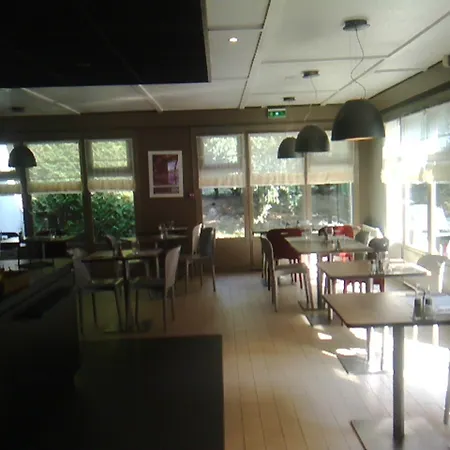 Campanile Lille - فندق 3*