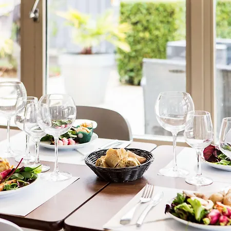 Campanile Lille - מלון