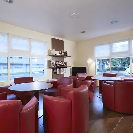 מלון Campanile Lille - 3*