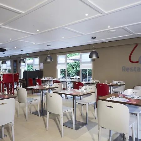 Campanile Lille - מלון 3*