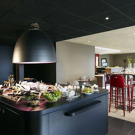 Hotel Campanile Lille - 3*